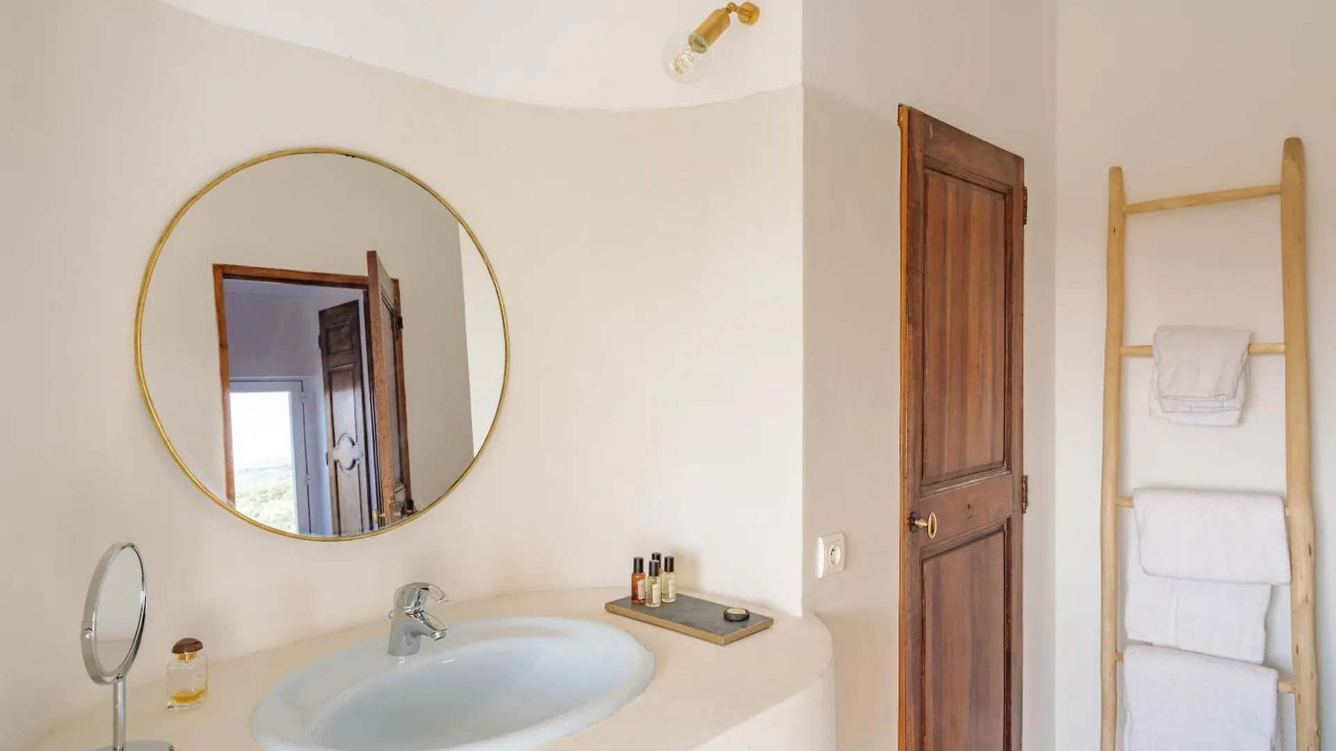Holiday home Domaine De La Colline Villa Cucuron