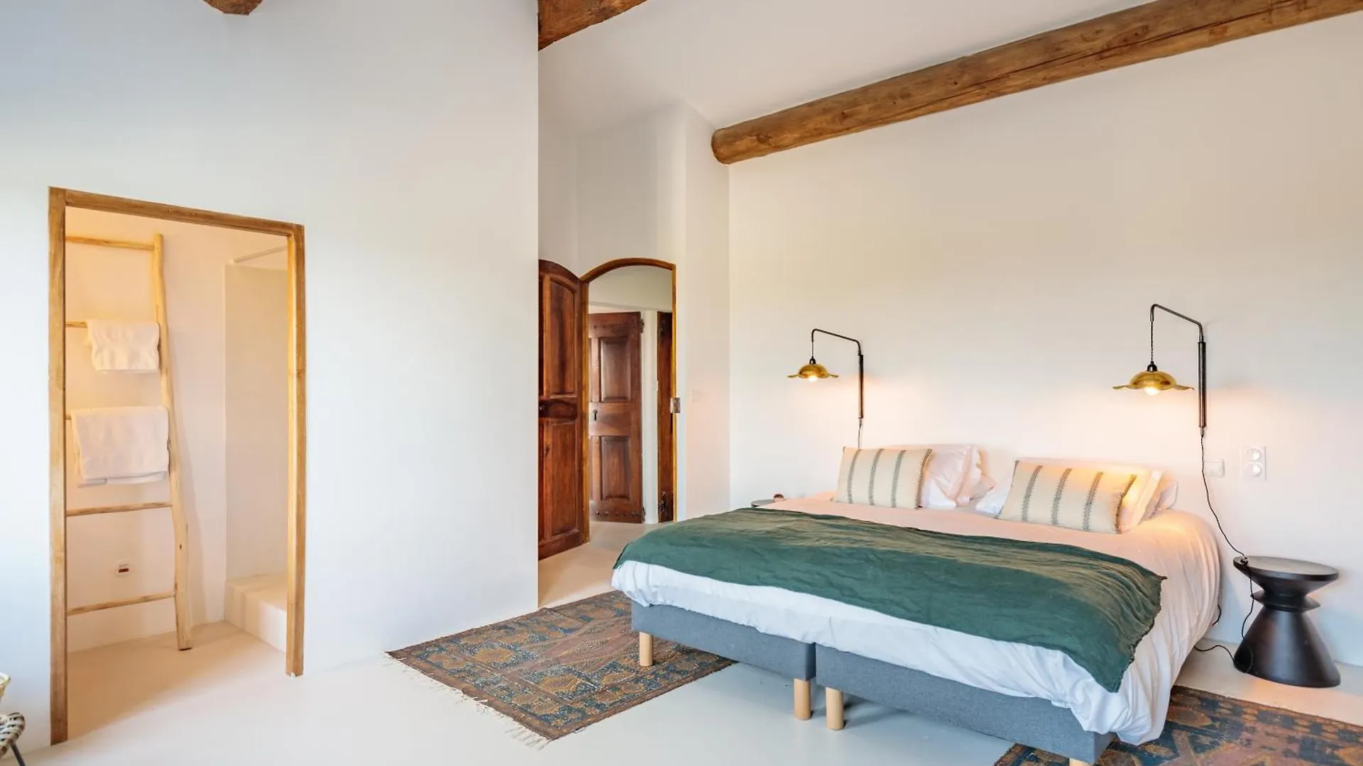 Domaine De La Colline Villa Cucuron Holiday home