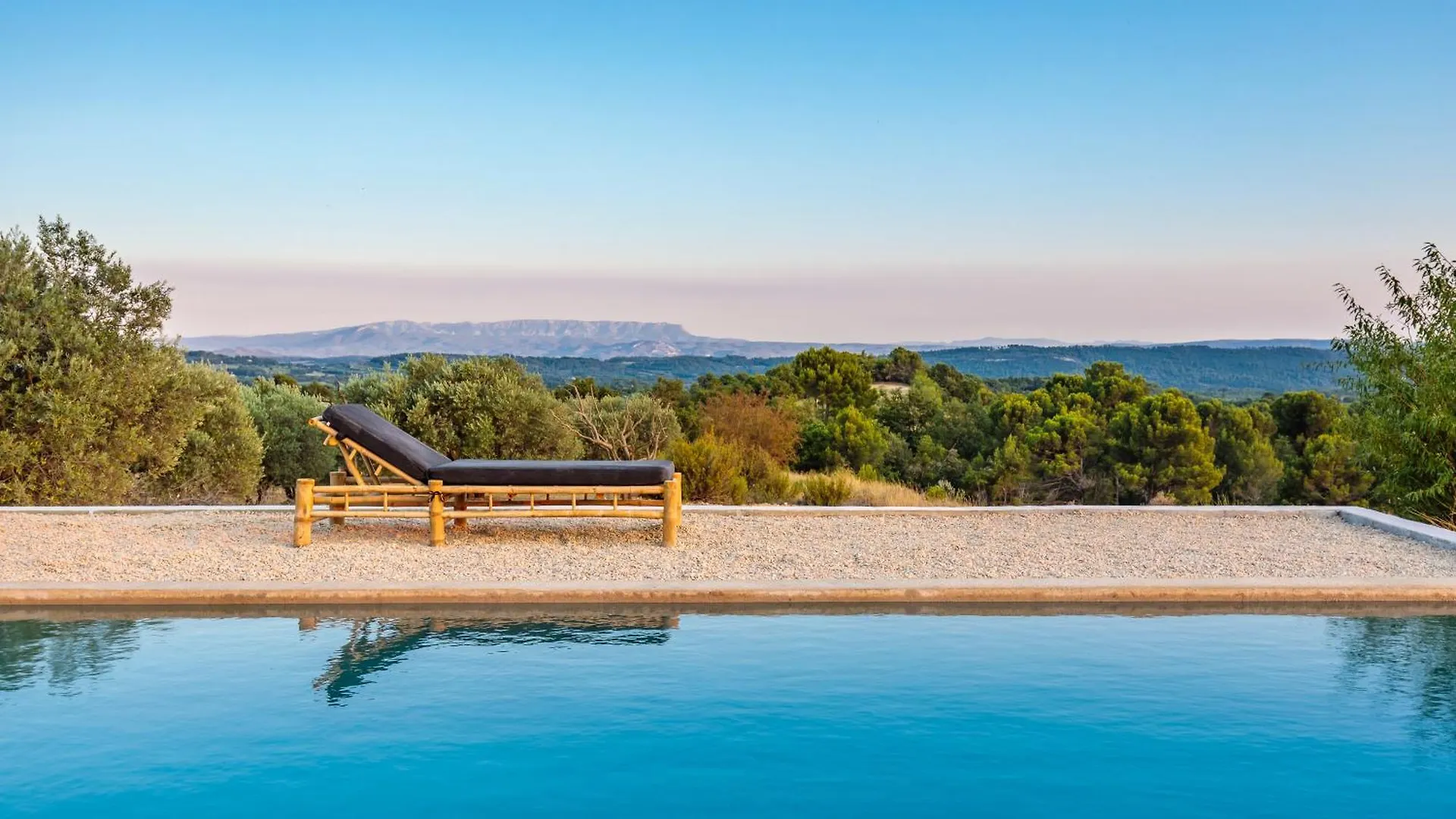 Domaine De La Colline Villa Cucuron 0*,